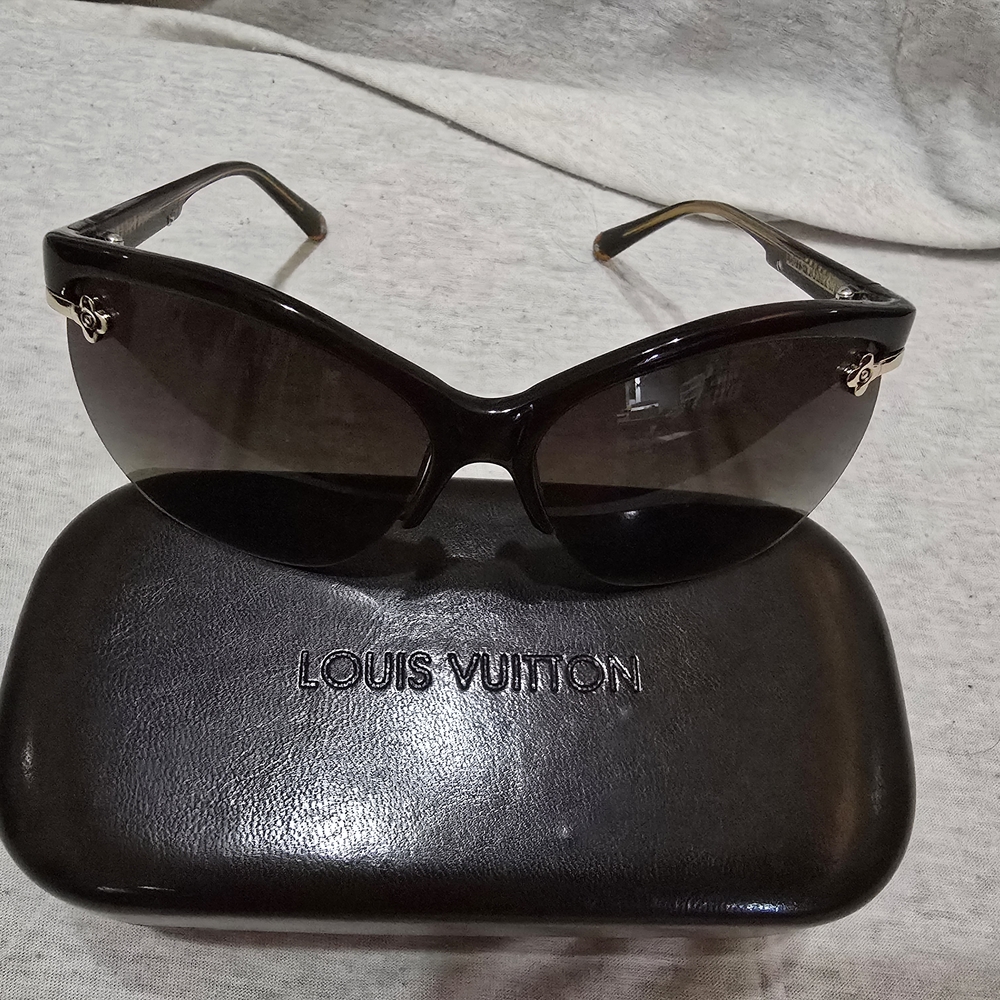 Louis Vuitton Black Sunglasses